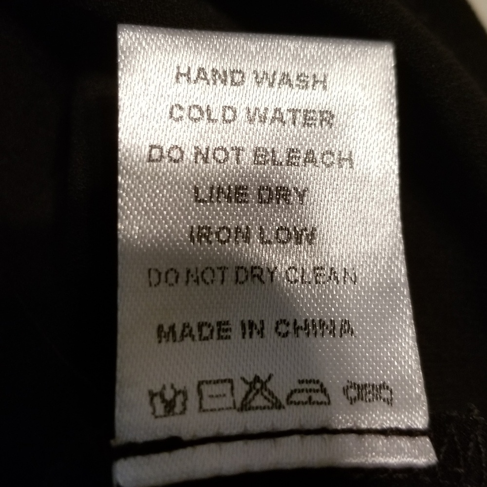 Last 1🌷Black pearl detail ruffle sleeved top - Picture 8 of 8